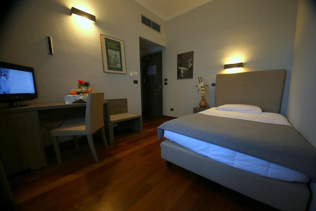 Jet Hotel Caselle Torinese Esterno foto