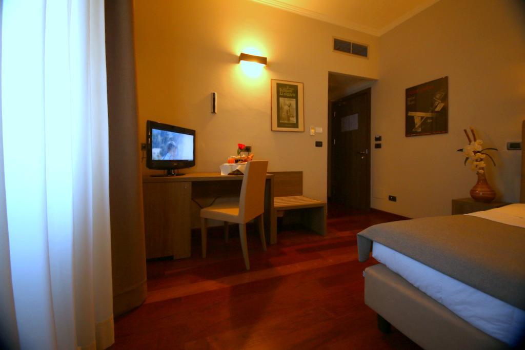 Jet Hotel Caselle Torinese Esterno foto