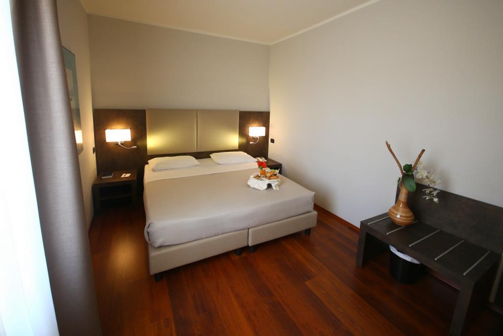 Jet Hotel Caselle Torinese Esterno foto